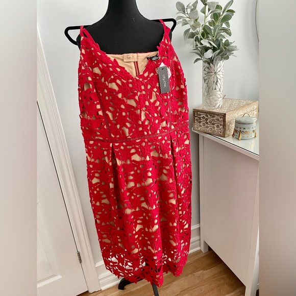 City Chic Dresses & Skirts - NWT City Chic L/20 Lace and Nude Cocktail Dress